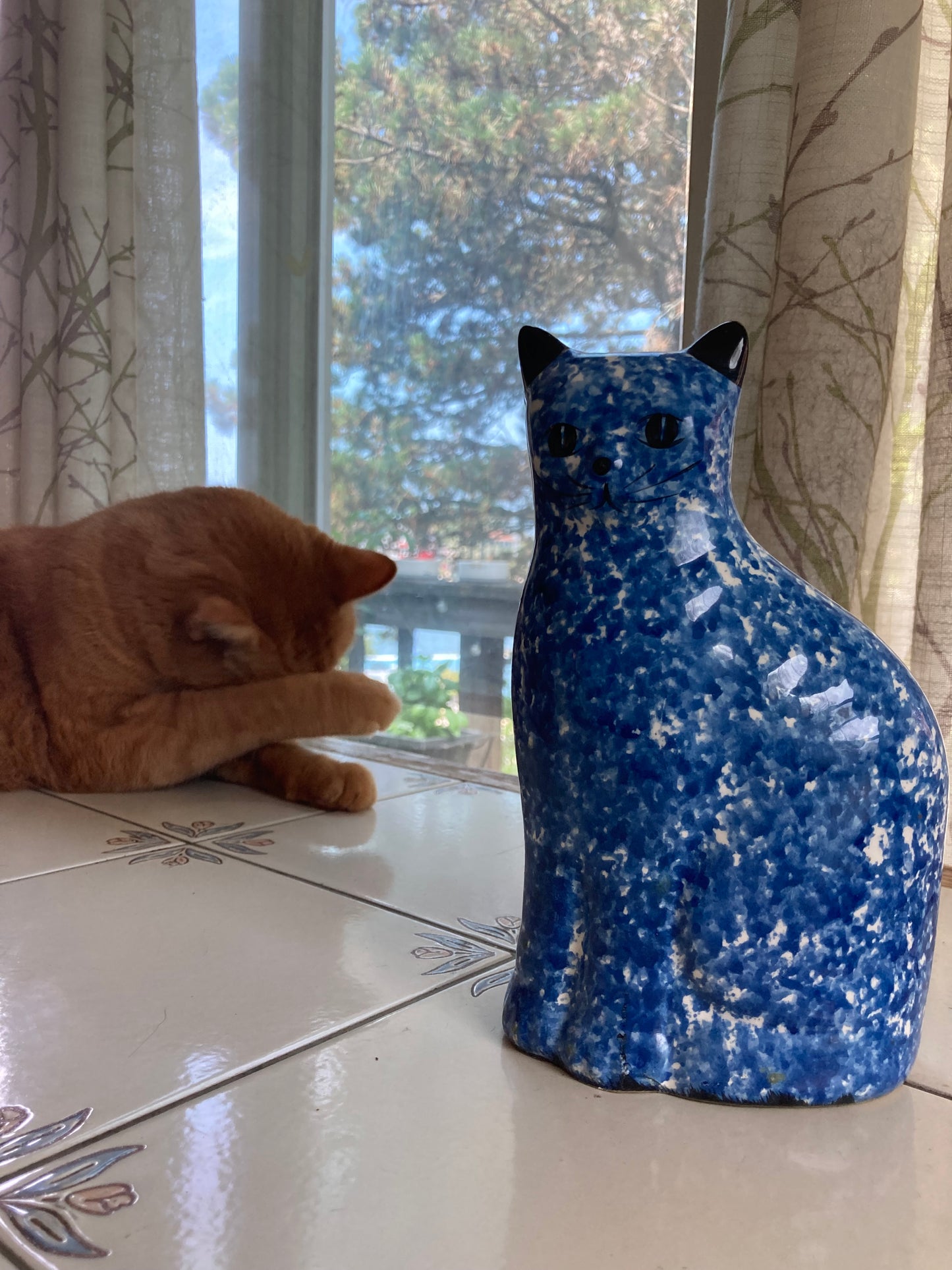 Vintage Blue Speckled Ceramic Cat Coin Bank – 1970s-1980s